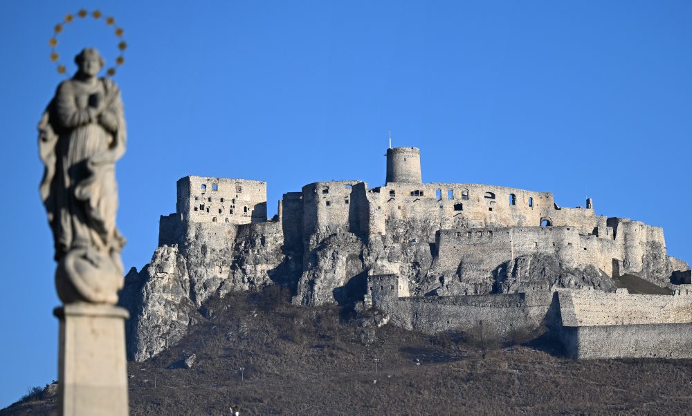 Turisti na Spišskom hrade