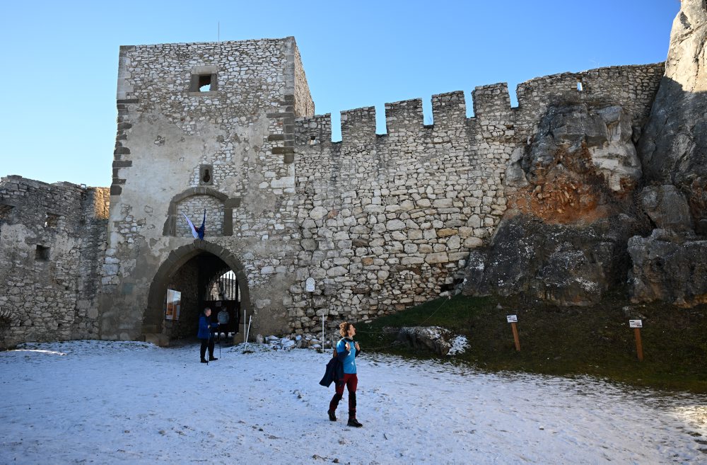 Turisti na Spišskom hrade