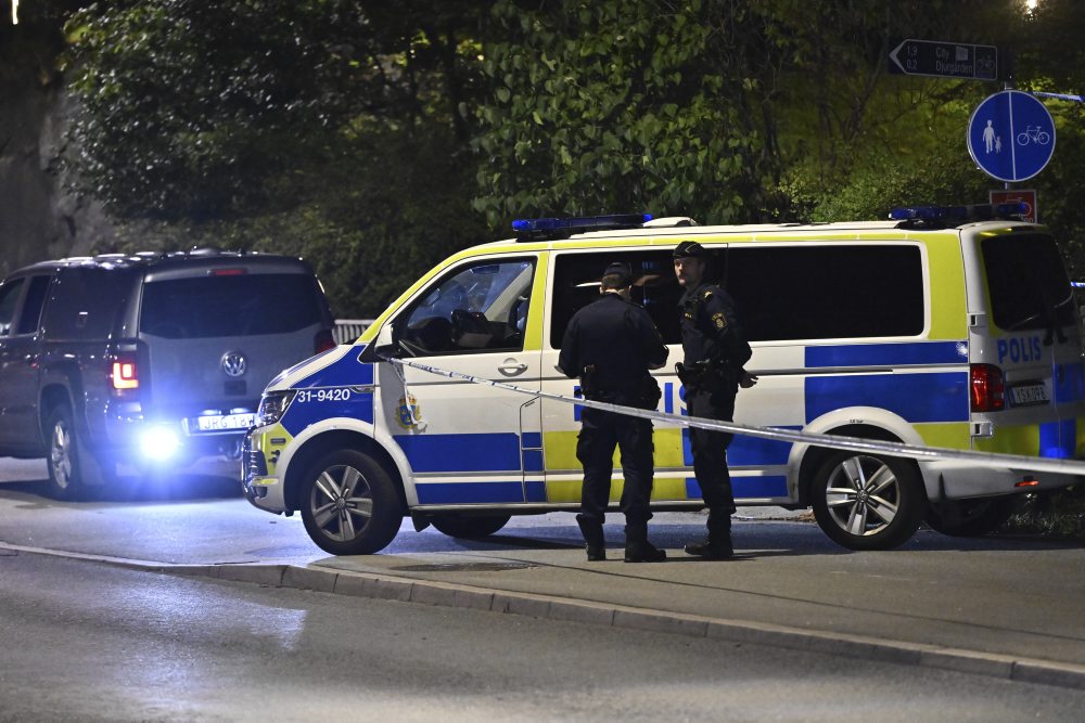 Polícia v Štokholme preverovala správu o streľbe pred izraelským veľvyslanectvom