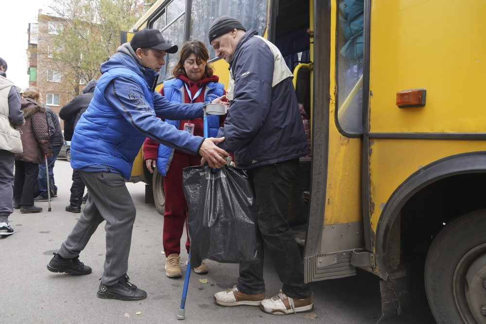 Evakuácia obyvateľov mesta Kupiansk do Charkova 