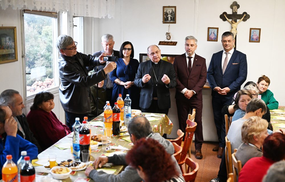 Vianočné stretnutie ľudí bez vlastného domova v Košiciach