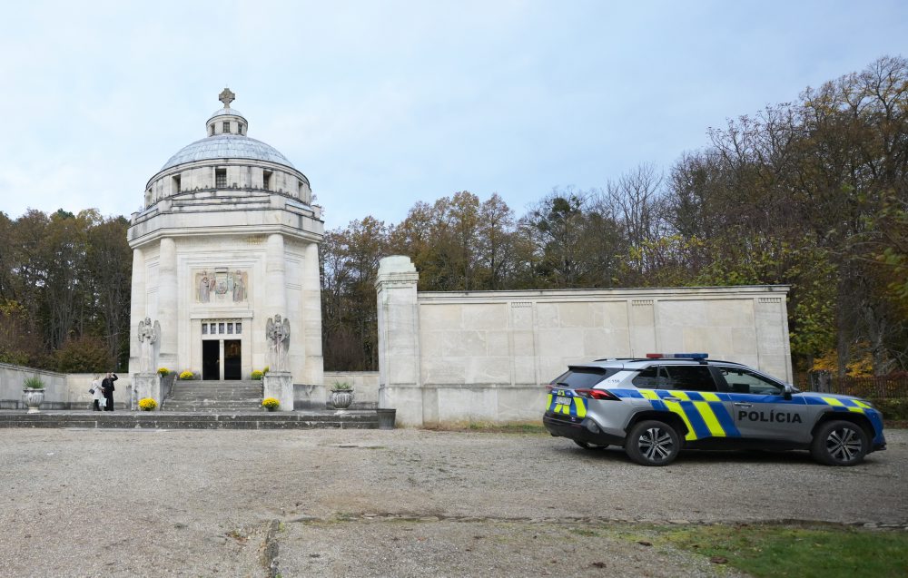 Mauzóleum v obci Krásnohorské Podhradie