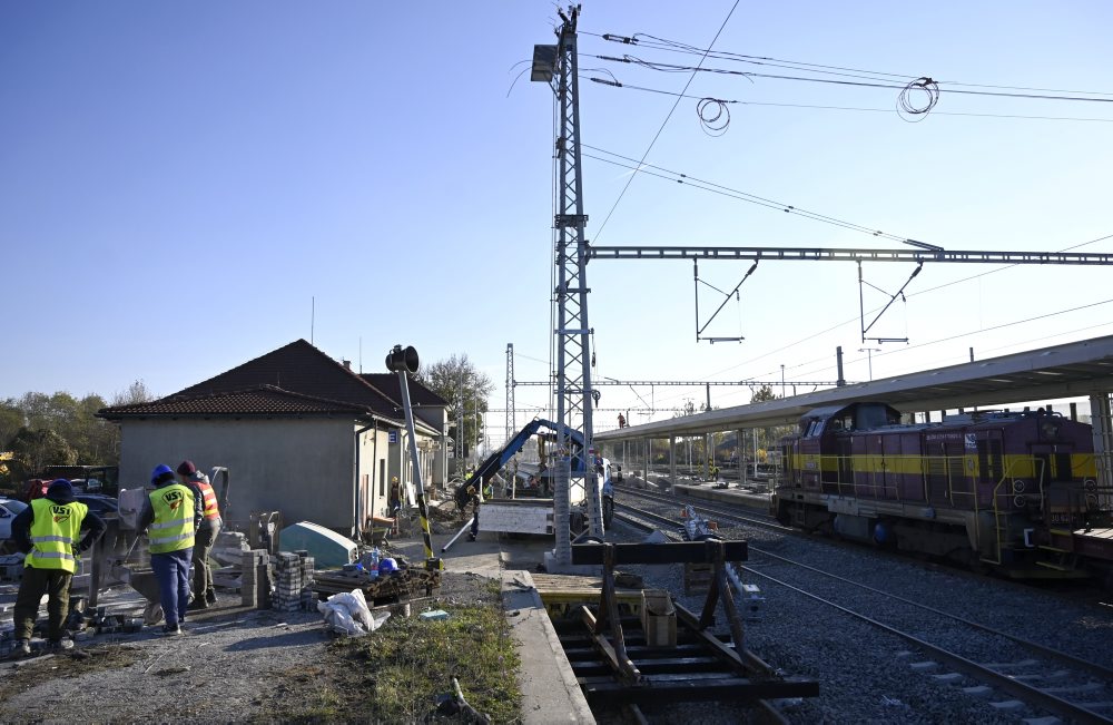 Prvá etapa elektrifikačných prác na úseku Humenné - Strážske 