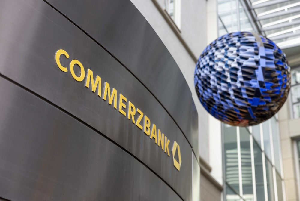 Nemecko neplánuje predaj ďalších akcií Commerzbank