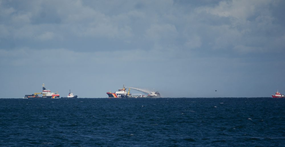 V Meklenburskom zálive pri pobreží Baltského mora horí tanker