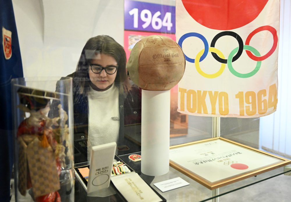 Výstava Spomínam na Paríž, Tokio a Los Angeles 